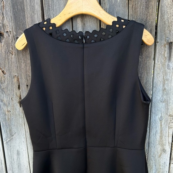 White House Black Market Sleeveless Scuba Fit And Flare Cutout Dress Black 10 - Picture 12 of 16